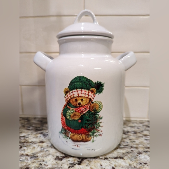 Hallmark Cookie Jar Christmas: Teddy Bear Mary With Holly Berry Red Green White - Picture 2 of 8